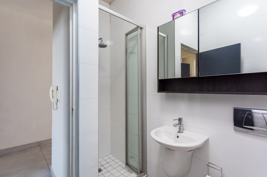 1 Bedroom Property for Sale in Gardens Western Cape